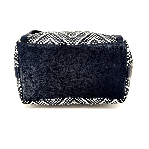 Michael‎ Kors Junie Medium Drawstring Backpack Navy White Chevron Woven Leather main image 5